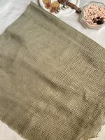 شال نخی گوچی با پایین حصیری، ایستایی فوق‌العاده و طراحی شیک سبز